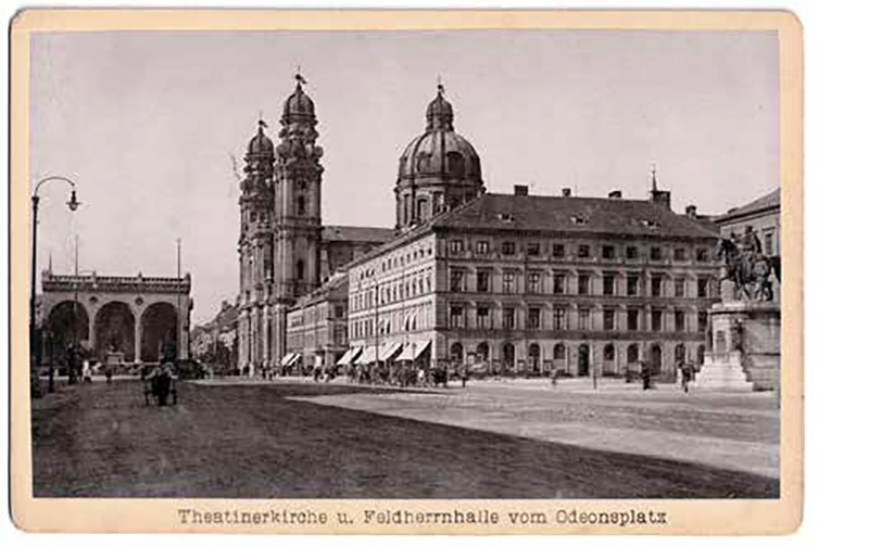 Odeonsplatz, Kunst-Salon Littauer | Fotografie von Ferdinand Finsterlin, München, Albuminpapier (ca. 1890) | Sammlung Betz, © Munich Dance Histories